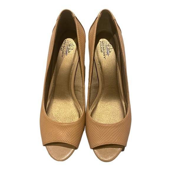 Lifestride comfort vegan nude peep toe heels. Sz 8 - Picture 3 of 16